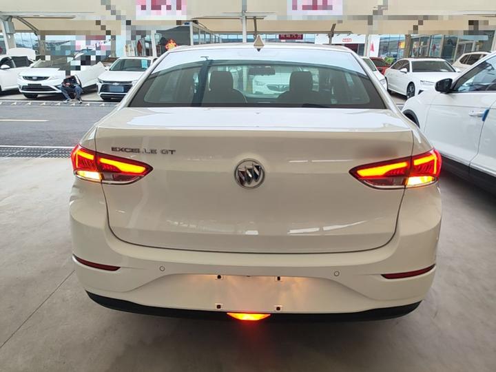 Excelle 2021 Facelift Classic 1.5L AT Elite photo 3