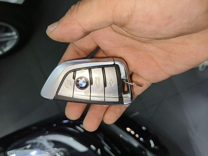 7 Series 2018 730Li Leading M Sport Package photo 8