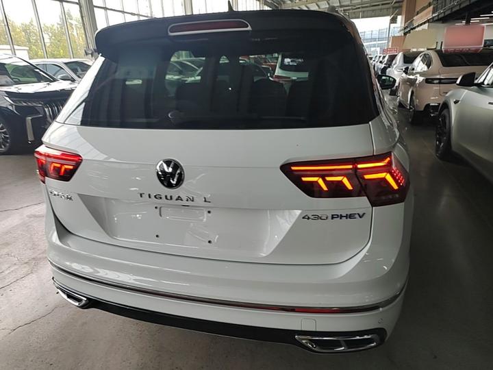 Tiguan L EV 2023 430PHEV PHEV Premium photo 3