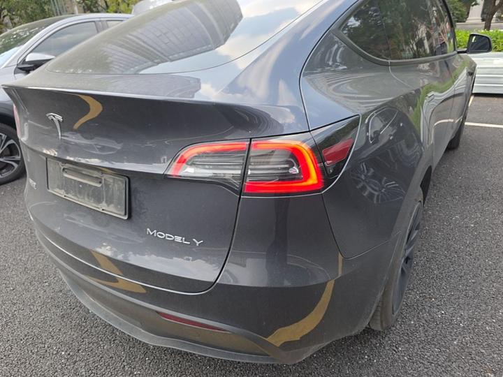 Model Y 2024 RWD photo 7