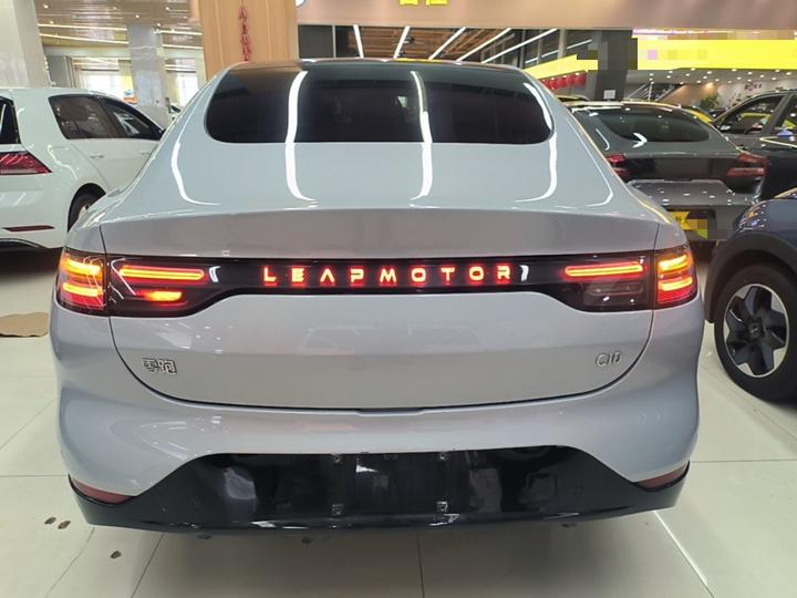 Leapmotor C01 2024 EREV 216 Comfort photo 3
