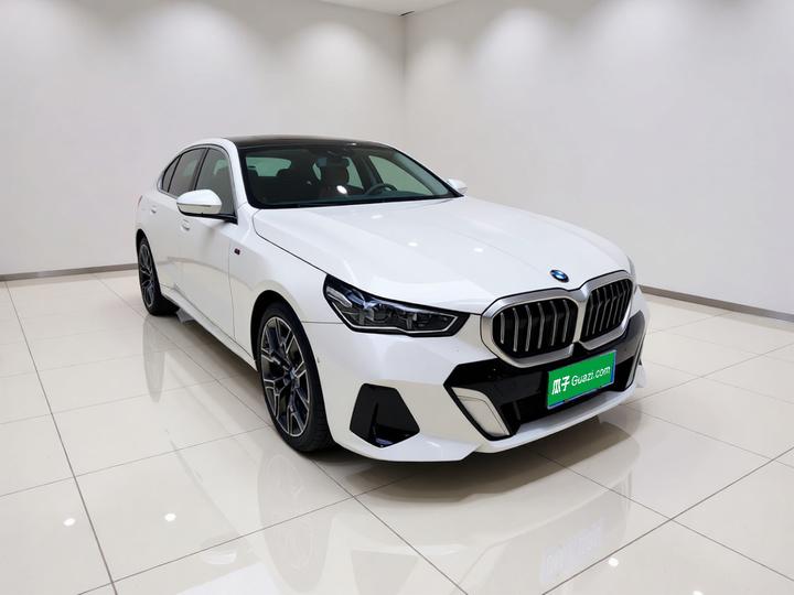 5 Series 2024 530Li Exclusive M Sport Package photo 3