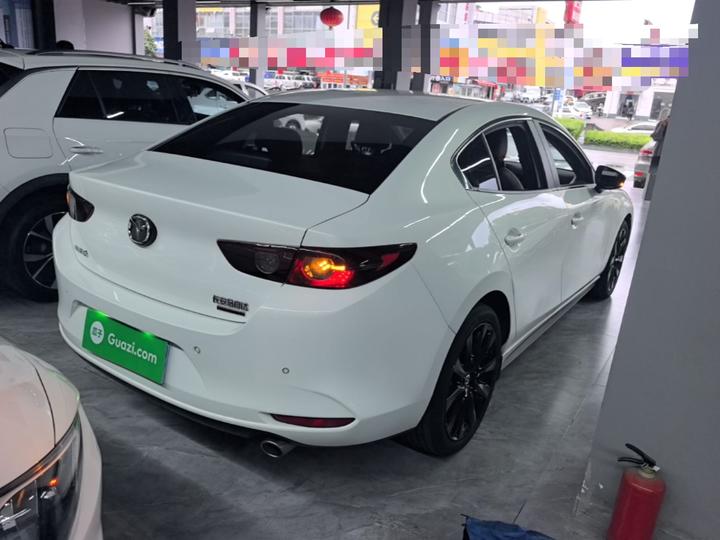 3 Axela 2023 2.0L AT photo 3