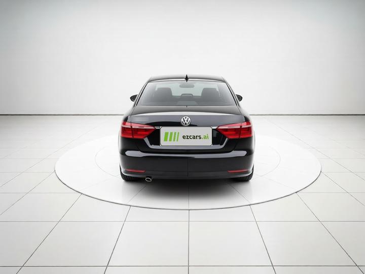 Lavida 2013 Facelift Classic 1.6L MT photo 5