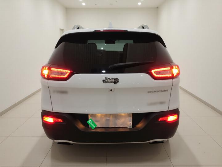 Cherokee 2017 2.4L Leading Smart photo 3