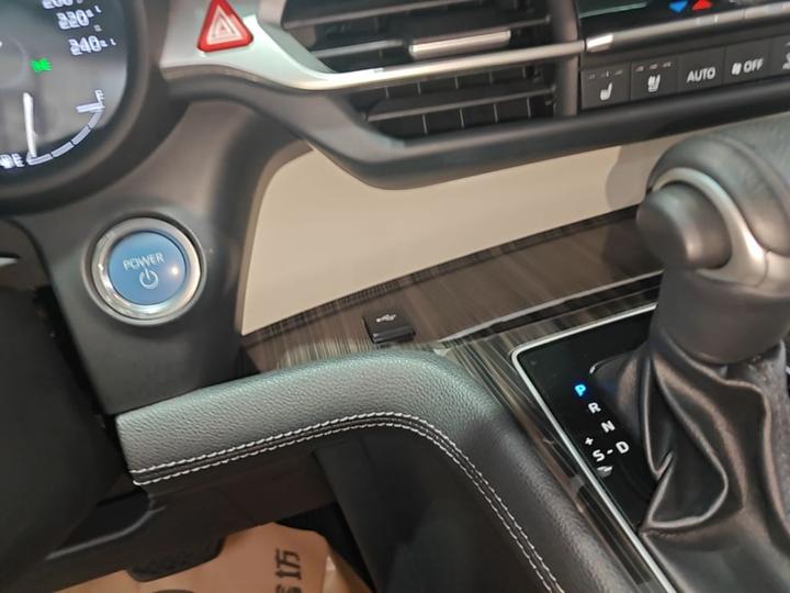Sienna 2024 2.5L Hybrid Premium photo 8