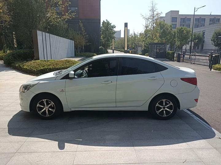 Verna 2014 1.4L MT Smart GLS photo 4