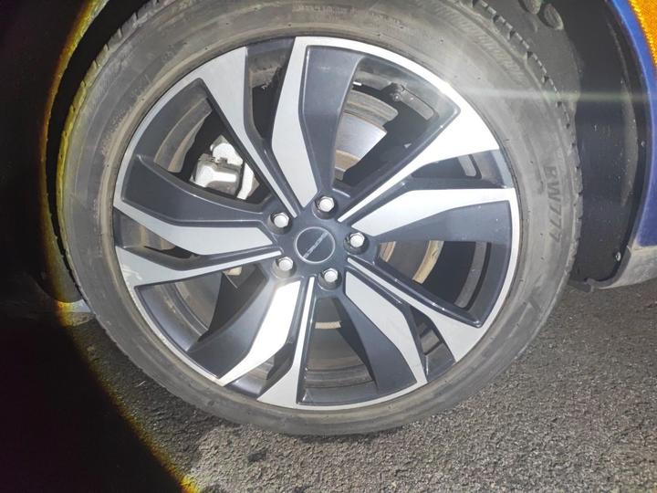 SERES SF5 2021 AWD photo 8
