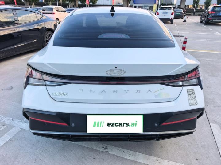 Elantra 2023 1.5L CVT LUX Premium photo 3