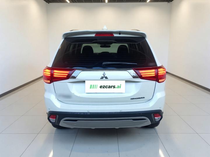 Outlander 2020 2.4L AWD Enjoy 5-Seater photo 5