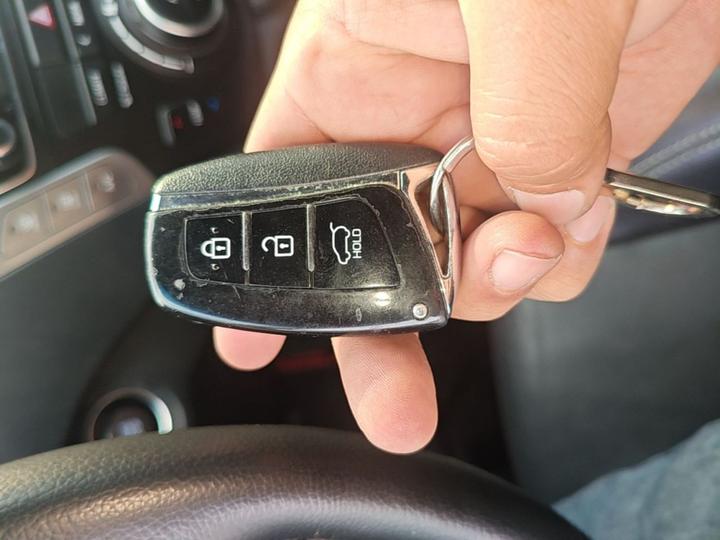 Santa Fe 2017 2.0T AT AWD Smart 7-Seater photo 8