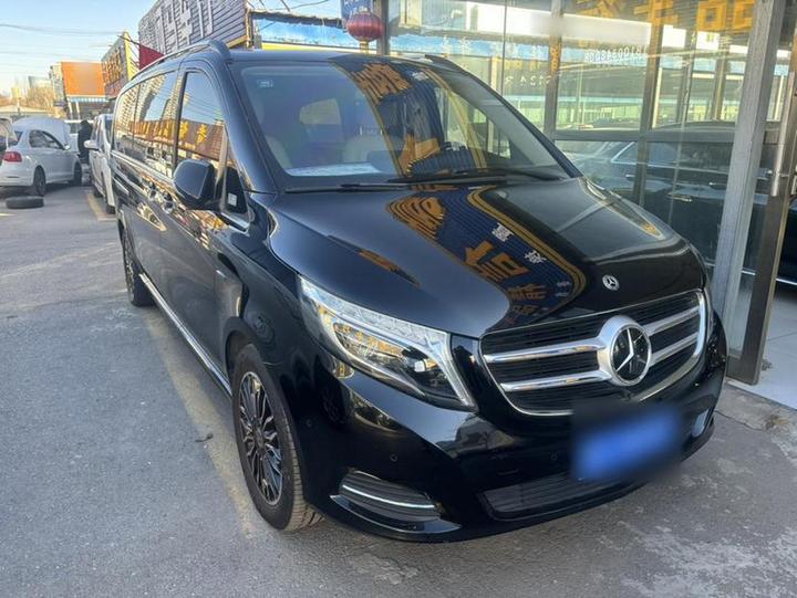 V-Class 2018 V 260 L Premium Extended China VI photo 3