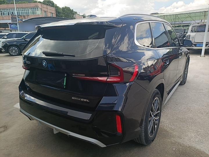 iX1 2023 eDrive25L M Sport Package photo 4
