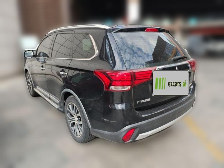 Outlander 2018 2.4L AWD Luxury 7-Seater photo 4