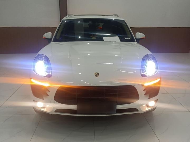 2016 Macan 2.0T photo 2