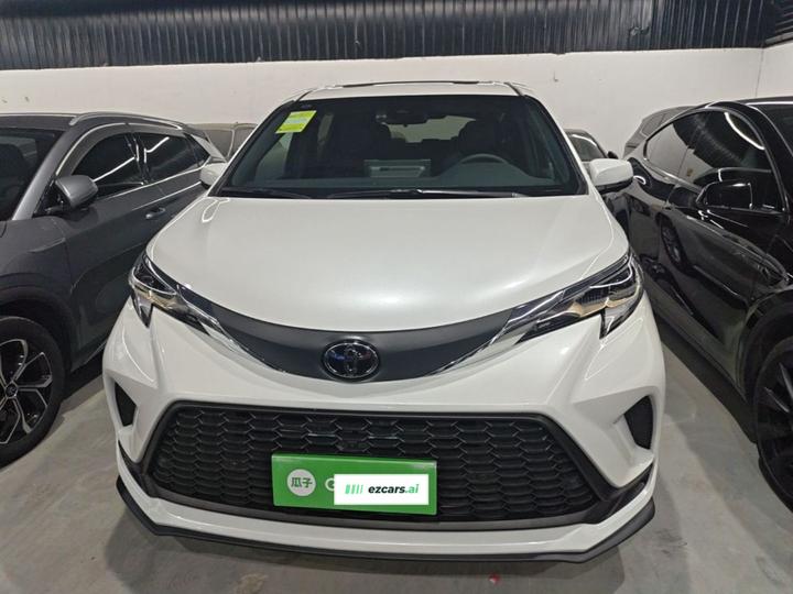 Granvia 2027 2.5L Hybrid Comfort PLUS photo 2