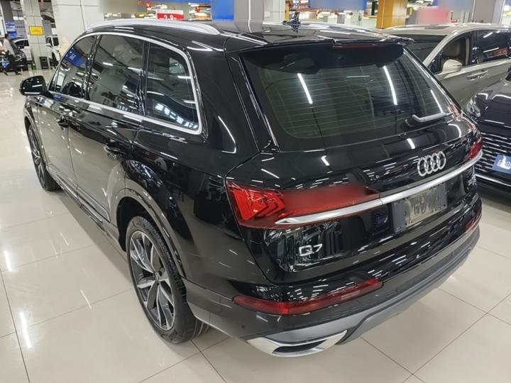 Q7 2023 55 TFSI quattro S line Sport photo 4