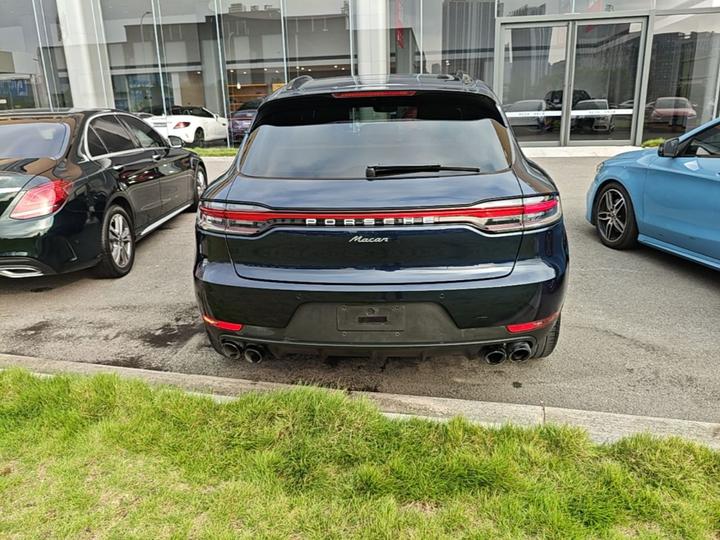 2018 Macan 2.0T photo 3