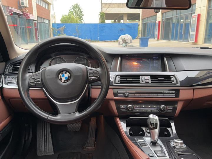5 Series 2017 520Li photo 5