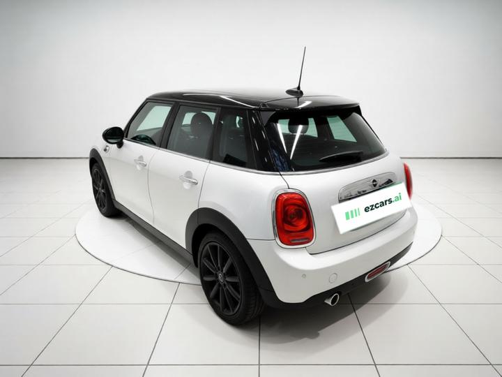 2016 1.5T COOPER 5-Door photo 4