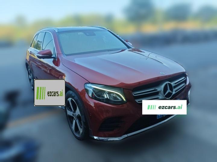GLC 2018 GLC 260 4MATIC Luxury photo 3