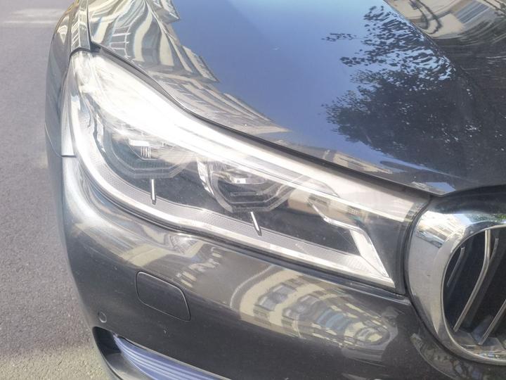 7 Series 2016 730Li Luxury photo 7