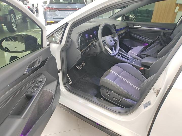 Golf 2023 Facelift 280TSI DSG R-Line Lite photo 3