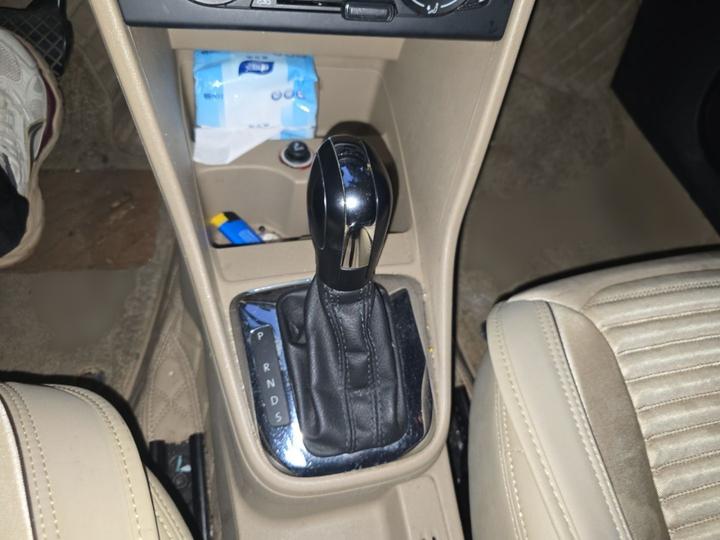 2015 1.6L AT Comfort photo 6