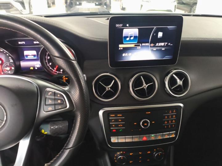 GLA 2018 GLA 220 4MATIC Sport photo 8