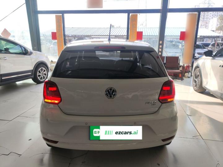 Polo 2016 1.6L AT Comfort photo 5