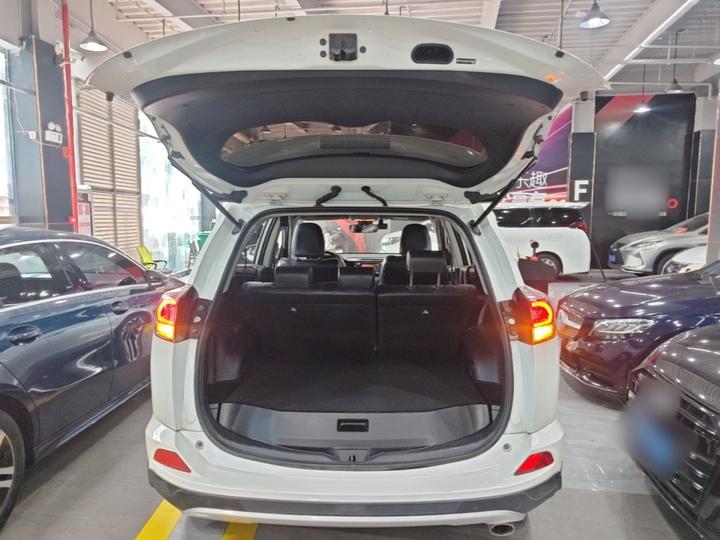 RAV4 2018 2.5L AT AWD Elite i photo 8