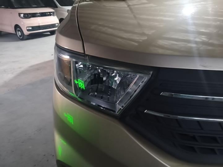 Wuling Hongguang V 2022 1.5L LAR photo 8