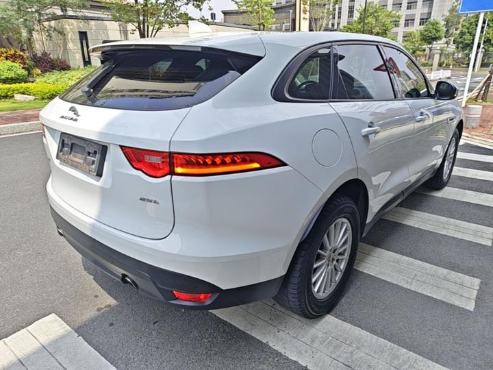 F-PACE 2016 2.0T RWD Exclusive photo 4