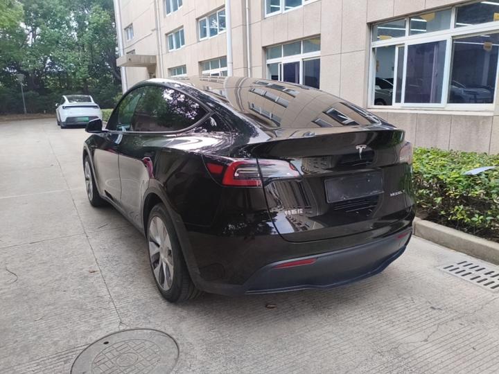Model Y 2021 Standard Range RWD photo 4
