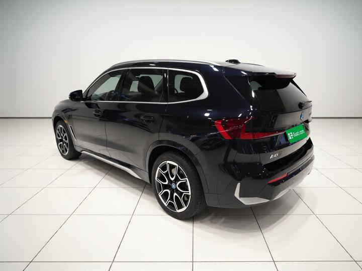 iX1 2023 xDrive30L X Design Package photo 4