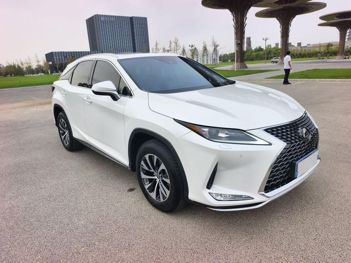 RX 2020 Facelift 300 RWD Comfort photo 7