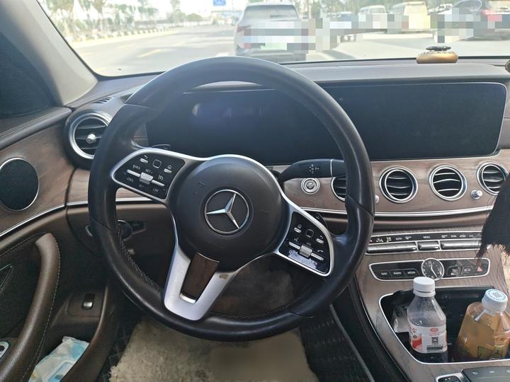 E-Class 2019 E 300 L Luxury photo 3