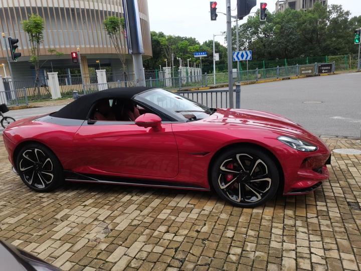 MG Cyberster 2024 520km AWD photo 3
