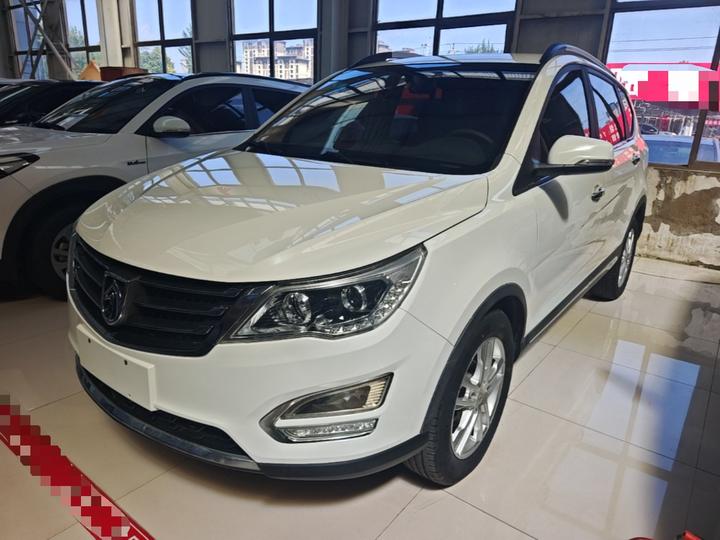 560 2015 1.8L MT Elite