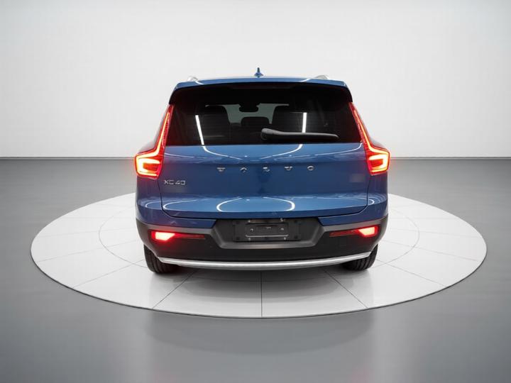 XC40 2023 B3 Luxury photo 5