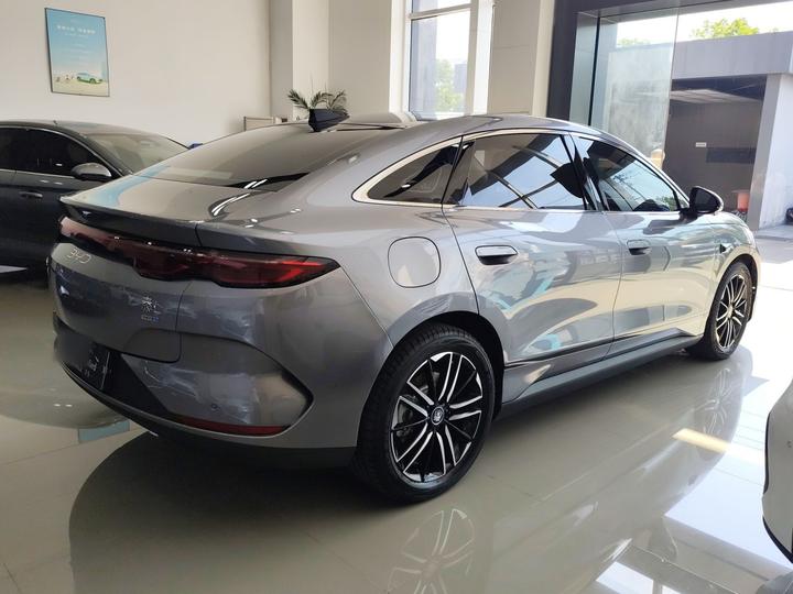 Qin L 2025 EV 545KM Excellence photo 8