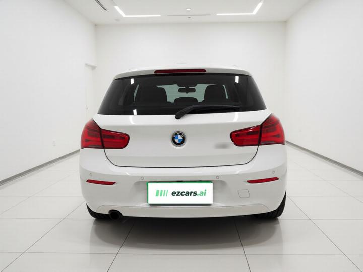 1 Series Imported 2016 118i Leading photo 3