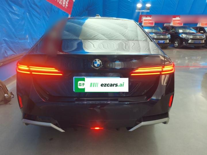 5 Series 2025 530Li Exclusive M Sport Package photo 5