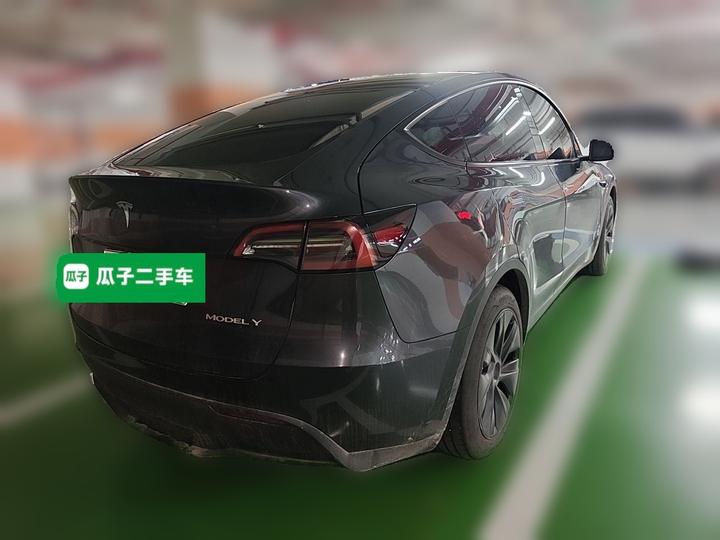 Model Y 2024 RWD photo 6
