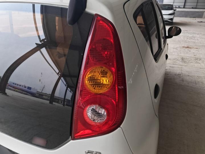 F0 2015 1.0L AMT photo 7