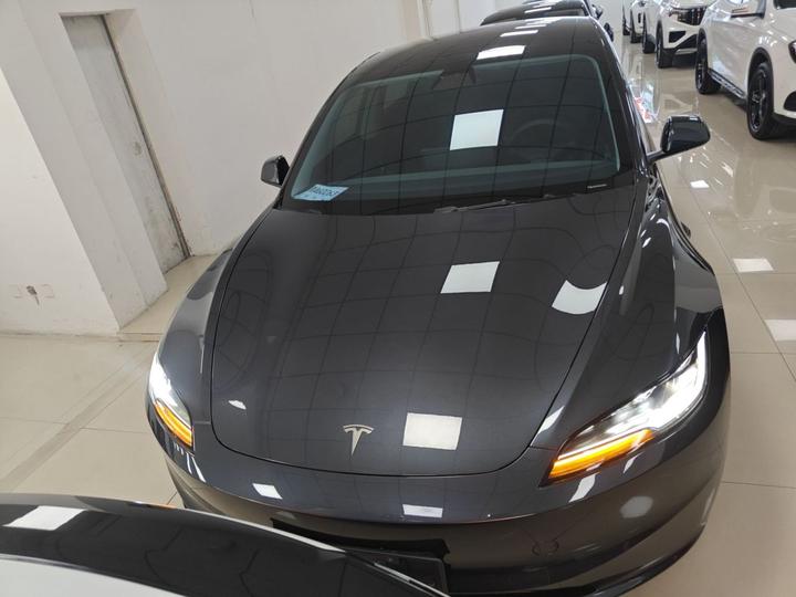 Model 3 2023 RWD photo 2