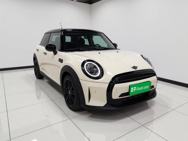 2022 1.5T COOPER 5-Door photo 3