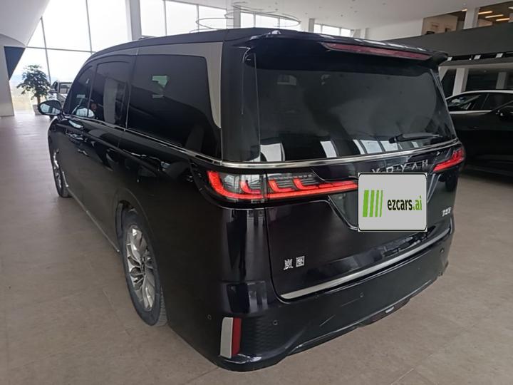 Voyah Dreamer 2024 PHEV Extended Range Flagship photo 4
