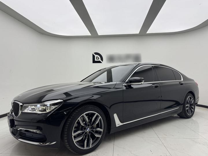 7 Series 2016 730Li Luxury photo 4