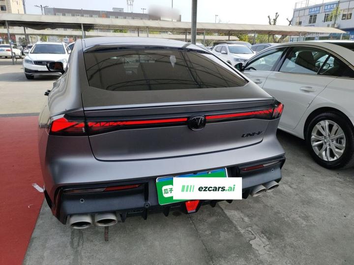 UNI-V 2023 2.0T photo 3